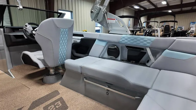 Slide: The Image of MasterCraft XT23 2026 - 37