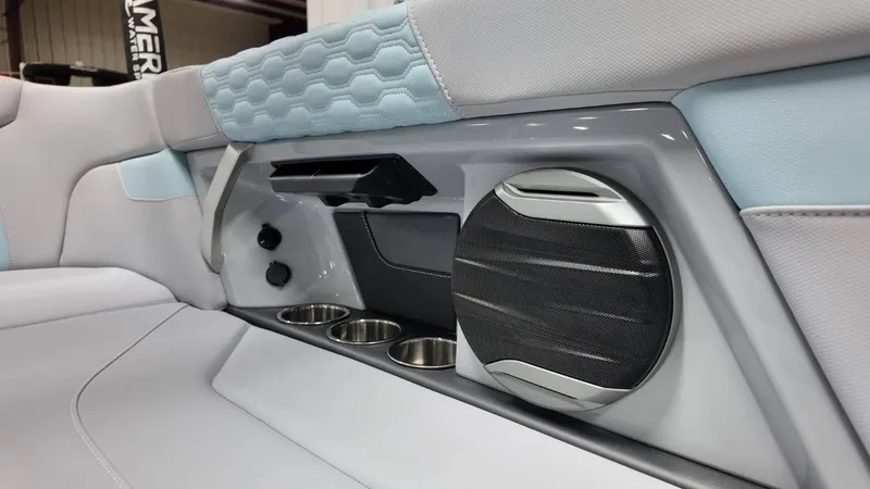 Slide: The Image of MasterCraft XT23 2026 - 39