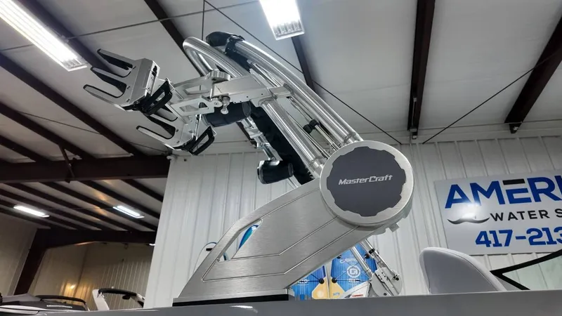 Slide: The Image of MasterCraft XT23 2026 - 45