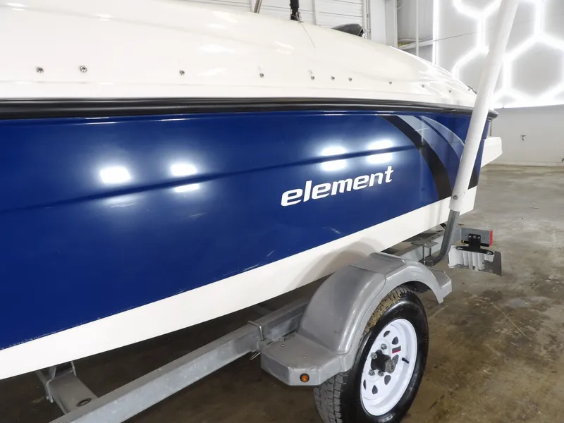 Slide: The Image of Bayliner Element 16 2017 - 7