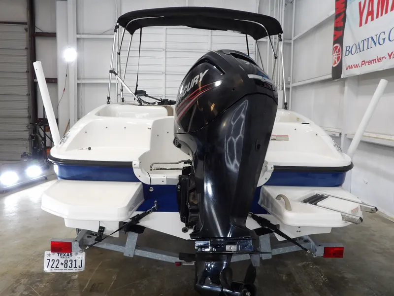 Slide: The Image of Bayliner Element 16 2017 - 9