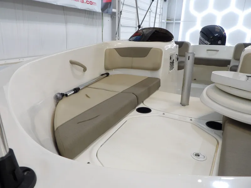 Slide: The Image of Bayliner Element 16 2017 - 13