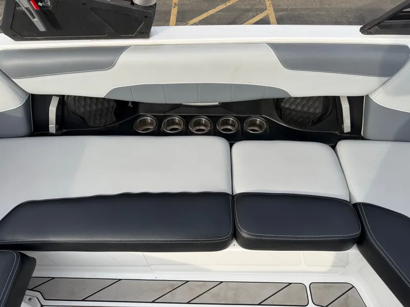 Slide: The Image of Malibu Wakesetter 22 LSV 2022 - 23