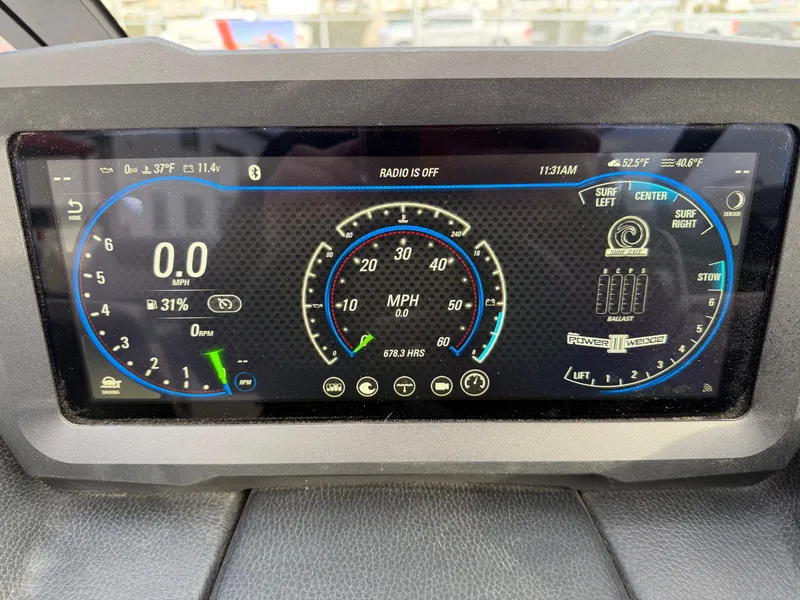 Slide: The Image of Malibu Wakesetter 22 LSV 2022 - 30