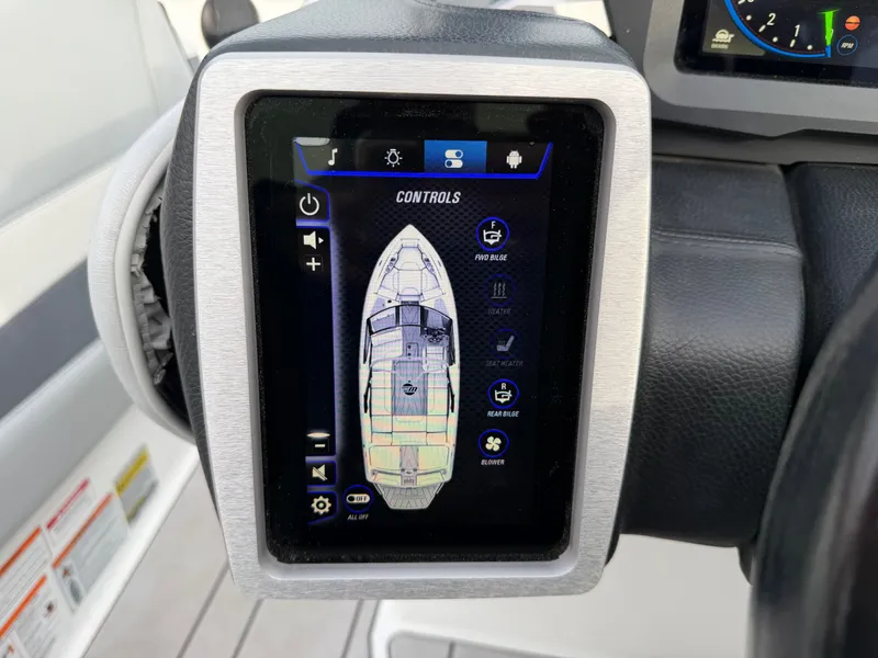 Slide: The Image of Malibu Wakesetter 22 LSV 2022 - 31