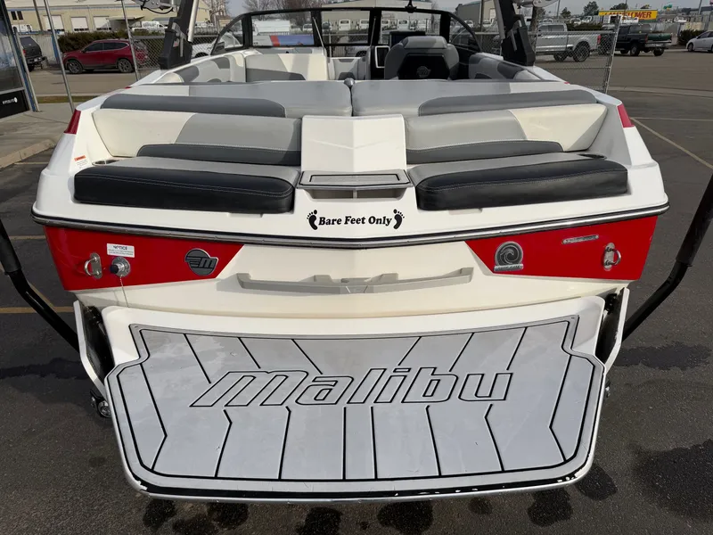 Slide: The Image of Malibu Wakesetter 22 LSV 2022 - 6