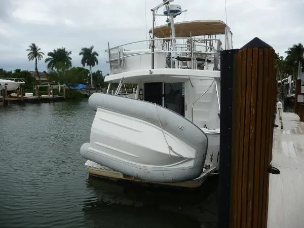 Slide: The Image of Mainship 390 Trawler 2001 - 5