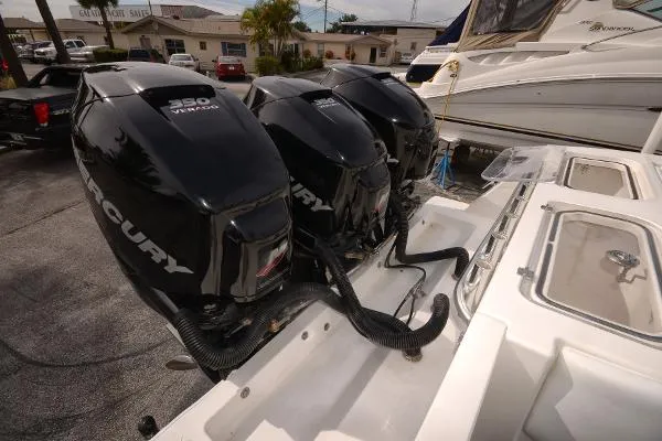Slide: The Image of Contender 33 Stepped Hull, Center Console 2009 - 1