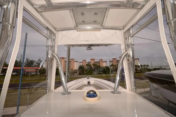 Slide: The Image of Contender 33 Stepped Hull, Center Console 2009 - 4