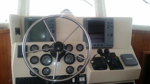 Slide: The Image of Sea Sport 3200 Pacific (Twin Diesels! ) 2000 - 6