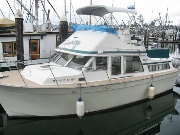 Slide: The Image of Tollycraft 34 Tri Cabin 1974 - 0