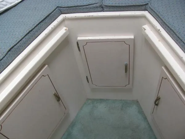 Slide: The Image of Tollycraft 34 Tri Cabin 1974 - 10