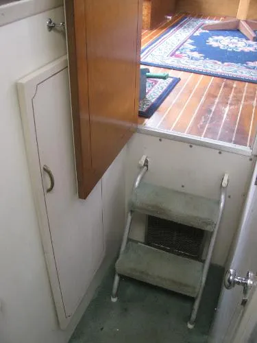 Slide: The Image of Tollycraft 34 Tri Cabin 1974 - 11