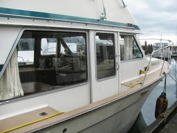 Slide: The Image of Tollycraft 34 Tri Cabin 1974 - 2
