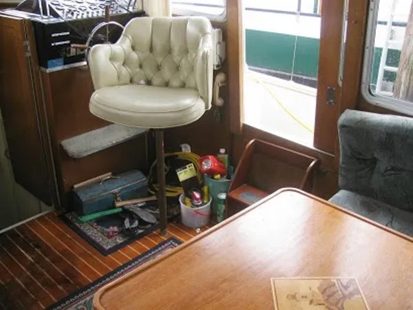 Slide: The Image of Tollycraft 34 Tri Cabin 1974 - 4