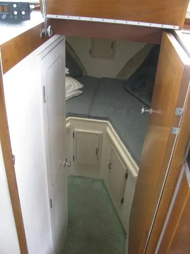 Slide: The Image of Tollycraft 34 Tri Cabin 1974 - 8