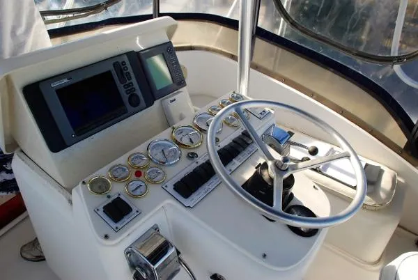 Slide: The Image of Luhrs 350 Convertible 1991 - 6