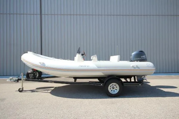 Slide: The Image of Zodiac Medline 580 NEO 115hp In Stock 2015 - 0