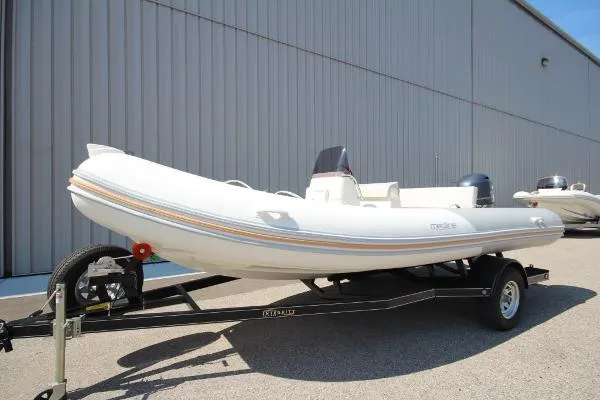 Slide: The Image of Zodiac Medline 580 NEO 115hp In Stock 2015 - 2
