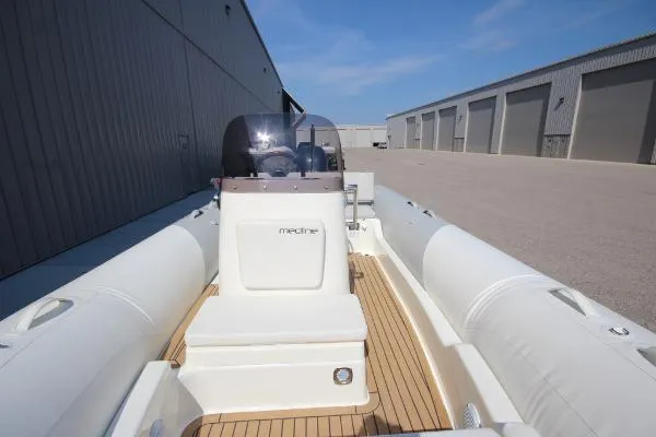 Slide: The Image of Zodiac Medline 580 NEO 115hp In Stock 2015 - 6