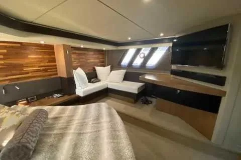 Slide: The Image of Sea Ray L590 2017 - 12