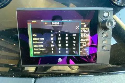 Slide: The Image of Sea Ray L590 2017 - 14