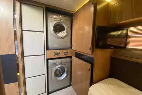 Slide: The Image of Sea Ray L590 2017 - 17