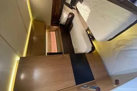 Slide: The Image of Sea Ray L590 2017 - 19