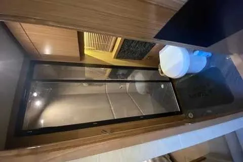 Slide: The Image of Sea Ray L590 2017 - 8