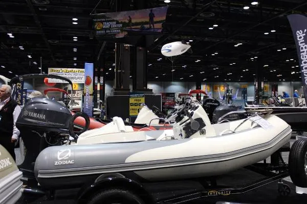 Slide: The Image of Zodiac Yachtline 340DL NEO 40hp In Stock 2015 - 0