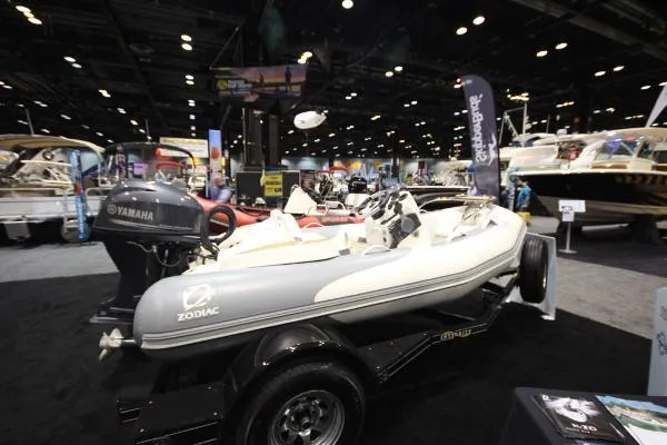 Slide: The Image of Zodiac Yachtline 340DL NEO 40hp In Stock 2015 - 6