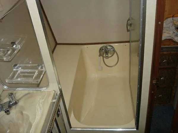 Slide: The Image of Chris-Craft 35 Catalina 1983 - 9