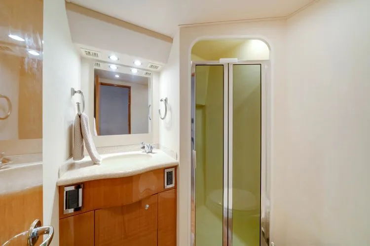 Slide: The Image of 2004 Viking Enclosed Bridge - Image 49 - 49