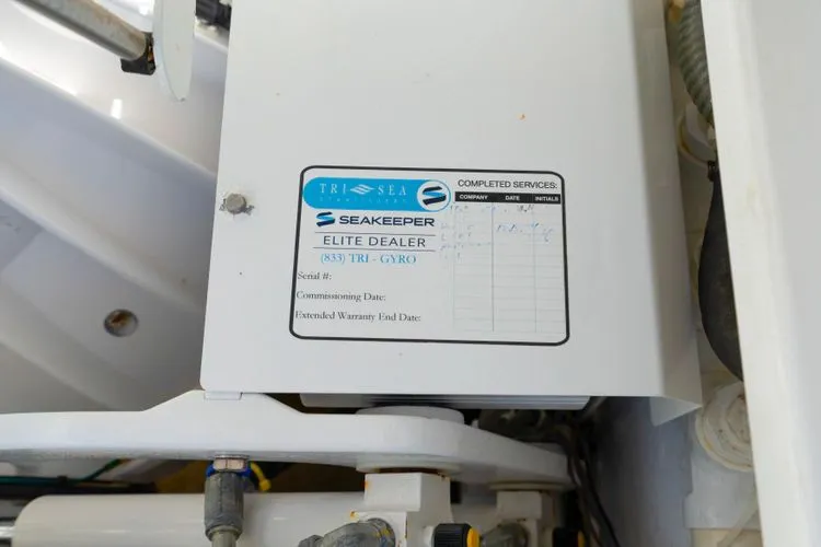 Slide: The Image of 2004 Viking Enclosed Bridge - Image 59 - 59