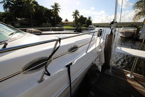 Slide: The Image of Sea Ray 380 Sundancer 1999 - 6