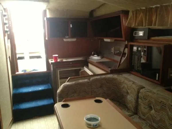 Slide: The Image of Wellcraft 313 Sun Cruiser 1982 - 4