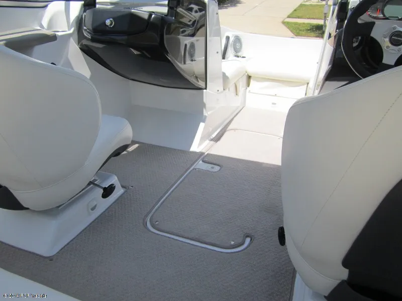 Slide: The Image of Sea-Doo 180 Challenger SE 2012 - 3