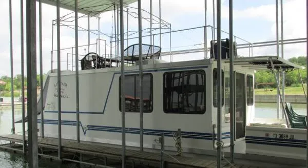 Slide: The Image of Vagabond Cruiser 10 X 35 2002 - 1