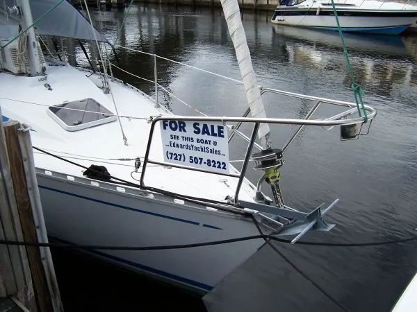 Slide: The Image of Beneteau First 32 1984 - 1