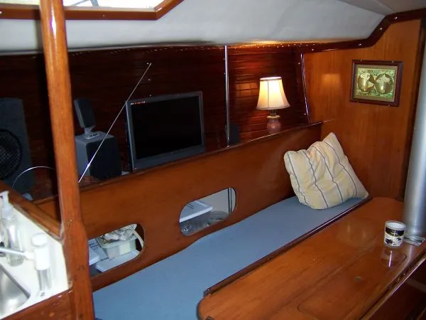 Slide: The Image of Beneteau First 32 1984 - 10