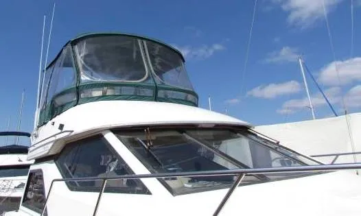 Slide: The Image of Bayliner 3258 Command Bridge 1995 - 2