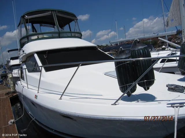 Slide: The Image of Bayliner 3258 Command Bridge 1995 - 7