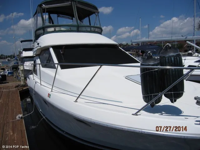 Slide: The Image of Bayliner 3258 Command Bridge 1995 - 9