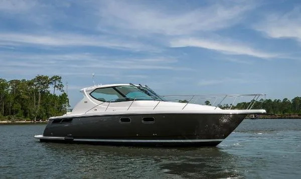 Slide: The Image of Tiara 3900 Sovran 2013 - 1