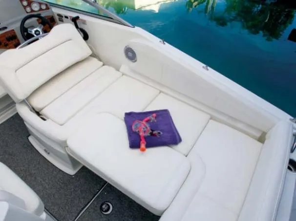 Slide: The Image of Bayliner 245 Cruiser 2009 - 9