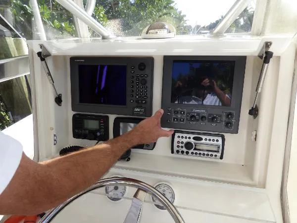 Slide: The Image of SeaVee 320B 2007 - 5