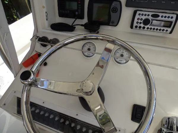 Slide: The Image of SeaVee 320B 2007 - 9