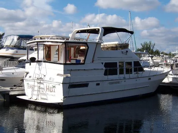 Slide: The Image of Heritage Nova Sundeck Trawler 1989 - 0