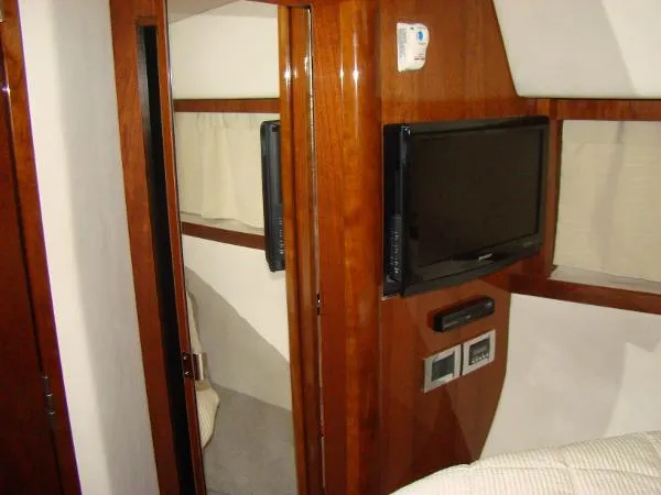 Slide: The Image of Sea Ray 390 Sundancer 2010 - 11