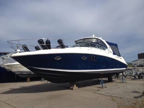 Slide: The Image of Sea Ray 390 Sundancer 2010 - 3